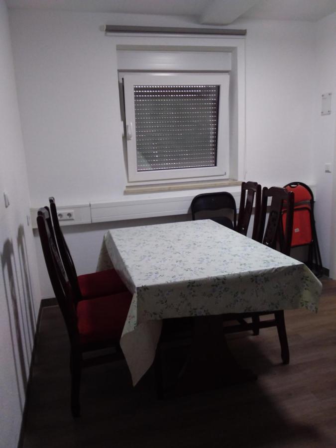 Nguyen Le 3 Schlafzimmer, 7 Bette,Dusche, 2 Wc , Kueche Ab 2 Uebernachtungen Neukirch  Ngoại thất bức ảnh